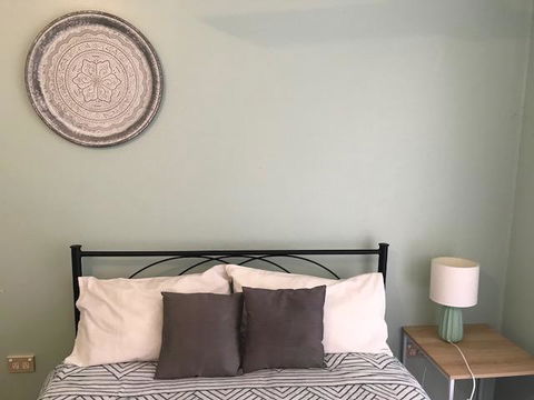 Location! 2BR Town View Unit In Centre Of Airlie. - Accommodation Sunshine Coast 21