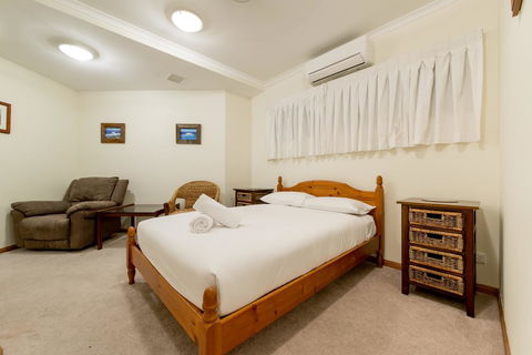 Paradise Penthouse At Waves - Airlie Beach - Accommodation Sunshine Coast 14