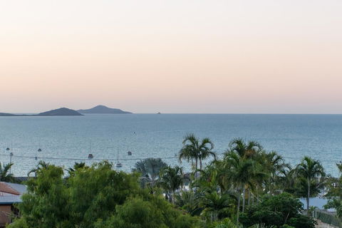 Paradise Penthouse At Waves - Airlie Beach - Accommodation Sunshine Coast 30