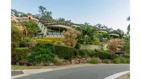 Paradise Penthouse At Waves - Airlie Beach - Accommodation Sunshine Coast 29