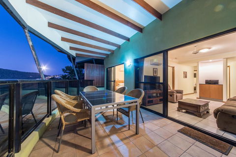 Paradise Penthouse At Waves - Airlie Beach - Accommodation Sunshine Coast 27