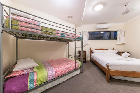 Paradise Penthouse At Waves - Airlie Beach - Accommodation Sunshine Coast 17
