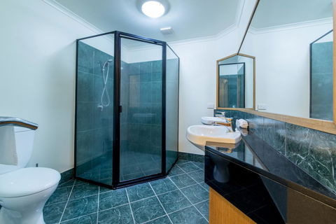 Paradise Penthouse At Waves - Airlie Beach - Accommodation Sunshine Coast 20
