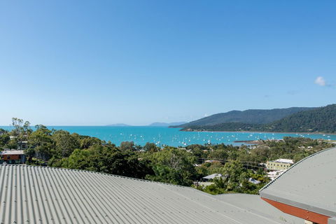 Paradise Penthouse At Waves - Airlie Beach - Accommodation Sunshine Coast 31