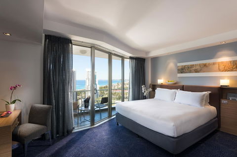 Sofitel Gold Coast Broadbeach - Accommodation Sunshine Coast 3