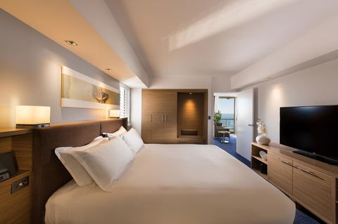 Sofitel Gold Coast Broadbeach - Accommodation Sunshine Coast 5