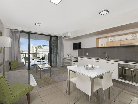 Atrio Apartments - Accommodation Sunshine Coast 6