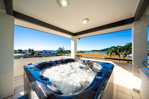 Portside Whitsunday Luxury Holiday Apartments - Accommodation Sunshine Coast 3