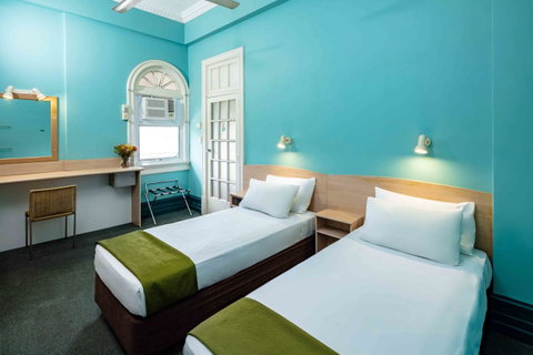 Hides Hotel - Accommodation Sunshine Coast 18