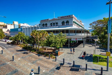 Hides Hotel - Accommodation Sunshine Coast 2