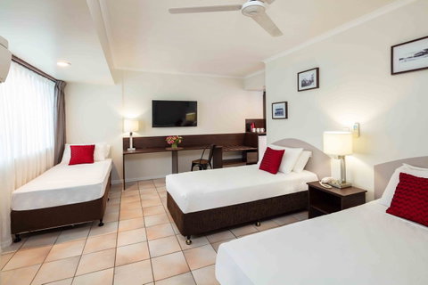 Hides Hotel - Accommodation Sunshine Coast 8