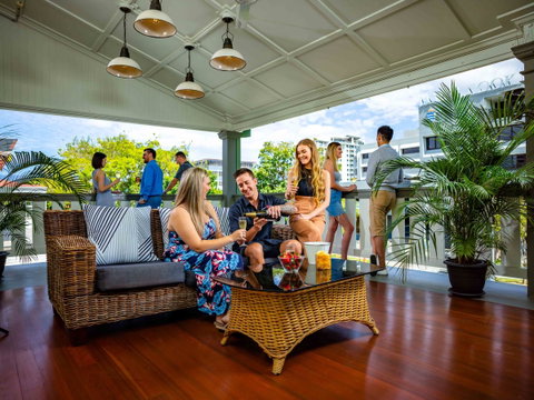 Hides Hotel - Accommodation Sunshine Coast 29