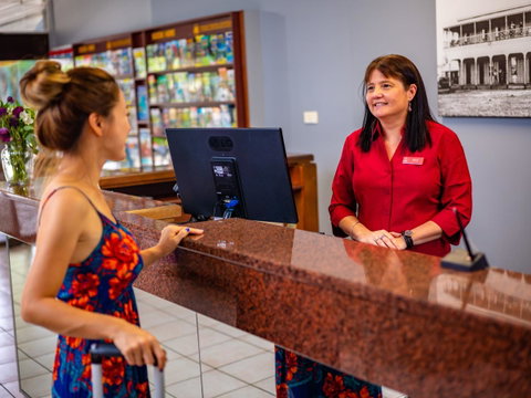 Hides Hotel - Accommodation Sunshine Coast 11