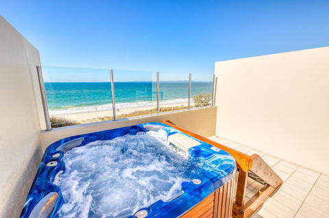 On The Beach Resort Bribie Island - Accommodation Sunshine Coast 7