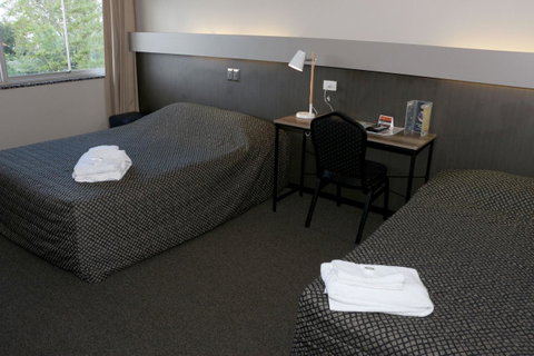 Brighton Hotel - Accommodation Sunshine Coast 4