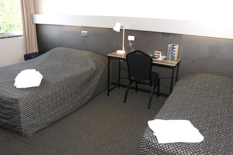 Brighton Hotel - Accommodation Sunshine Coast 3