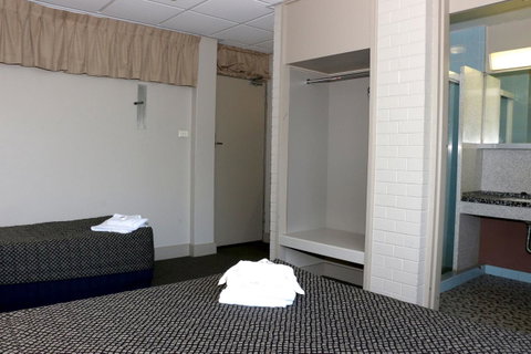 Brighton Hotel - Accommodation Sunshine Coast 7