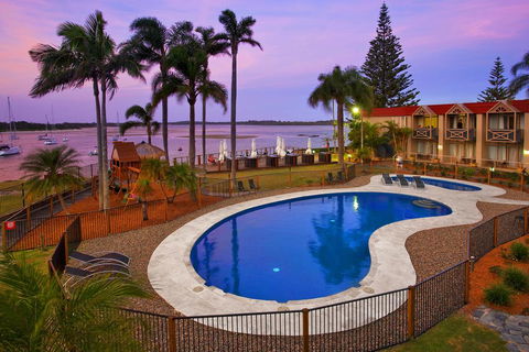 Waters Edge Port Macquarie - Accommodation Sunshine Coast 0