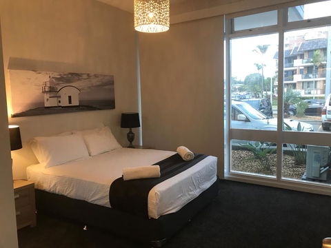 Waters Edge Port Macquarie - Accommodation Sunshine Coast 1