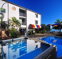 Waters Edge The Strand - Accommodation Sunshine Coast