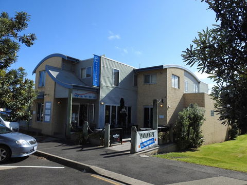 Waves Luxury Suites - Accommodation Sunshine Coast 3