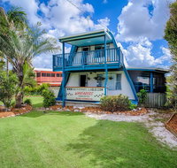 Wayfarers Beachouse - Rainbow Beach Everything you need just metres to the beach - Accommodation Sunshine Coast