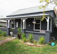Welcome Stranger Cottage - Accommodation Sunshine Coast