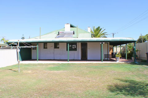 West End Retreat - Accommodation Sunshine Coast 3