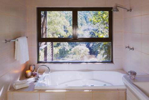 Whispering Valley Cottage Retreat - Accommodation Sunshine Coast 1