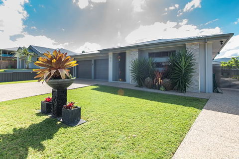 Whitsunday Sands - Accommodation Sunshine Coast 2