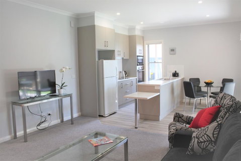 Willow Island - Waterfront - Accommodation Sunshine Coast 3