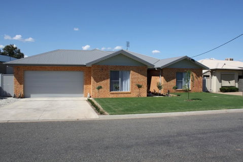 Willow Island - Waterfront - Accommodation Sunshine Coast 2