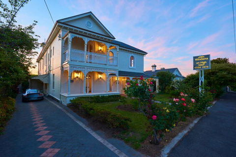Windarra On High - Accommodation Sunshine Coast 0