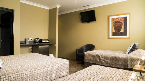 Windsor Castle Hotel - Accommodation Sunshine Coast 1