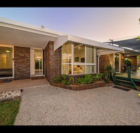 Woorim Secluded Palms Cottage - Accommodation Sunshine Coast