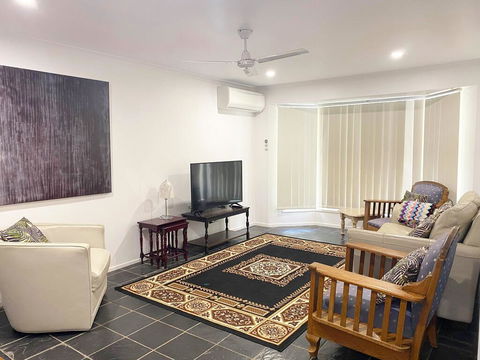 Woorim Secluded Palms Cottage - Accommodation Sunshine Coast 2