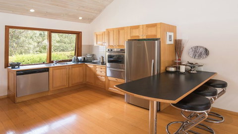 Yallingup Retreat - Accommodation Sunshine Coast 1