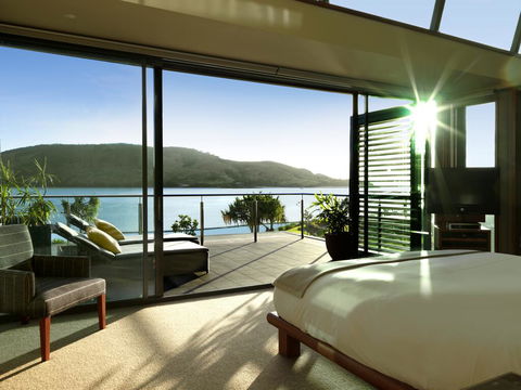 Yacht Club Villas - Accommodation Sunshine Coast 1