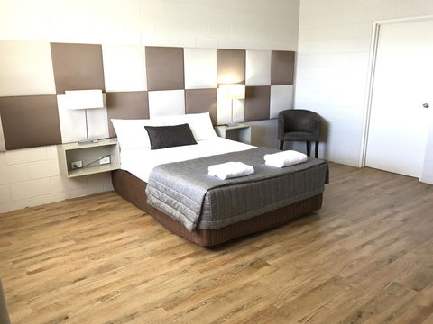 Yongala Lodge By The Strand - Accommodation Sunshine Coast 3