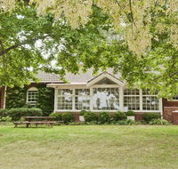 York Cottage - grand gate house and enchanting gardens - Accommodation Sunshine Coast