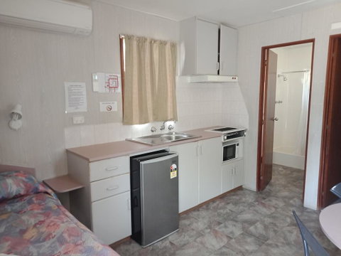 Young Caravan Park - Accommodation Sunshine Coast 2