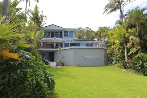 Zaffiro Beach House - Accommodation Sunshine Coast 0
