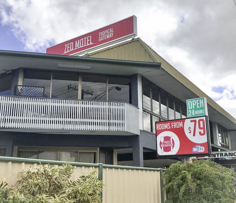 ZED MOTELS Tropical Gateway - Accommodation Sunshine Coast 0