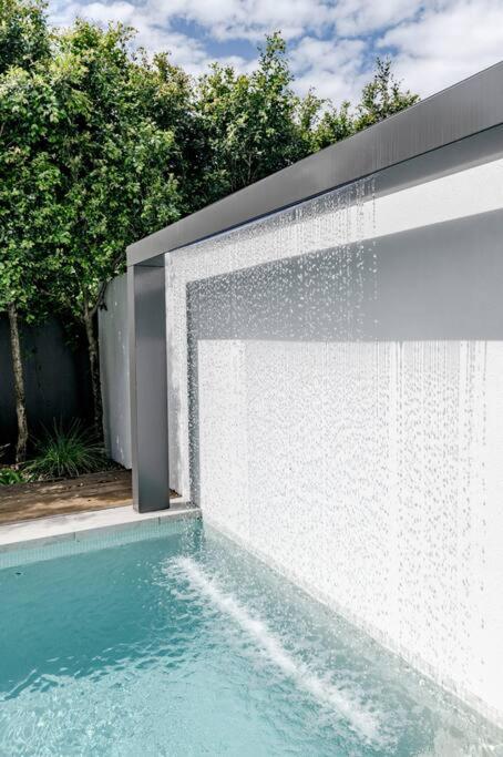 \'Sunny\', Luxury In Paradise, Sunrise Beach, Noosa - Accommodation Sunshine Coast 3