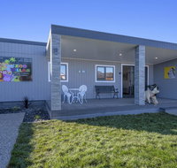 Zoo Villas  Villa Zebra - Central Wynyard - Accommodation Sunshine Coast