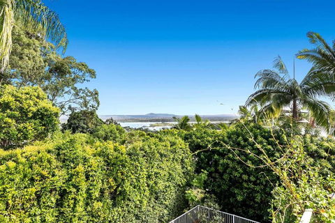 2 6 Bayview Road Noosa Heads - Accommodation Sunshine Coast 0