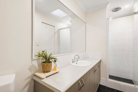 3-Bedroom Kinross Beachside Abode - Accommodation Sunshine Coast 2
