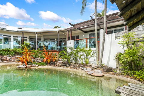 A Tropical Family Oasis In Sunshine Beach - Accommodation Sunshine Coast 1