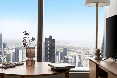 A Chic 2BR Apt With Panoramic Views FREE Parking - Accommodation Sunshine Coast 0