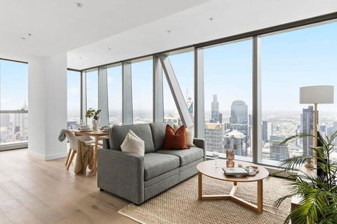 A Chic 2BR Apt With Panoramic Views FREE Parking - Accommodation Sunshine Coast 1